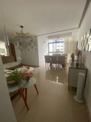 Alugo: Maravilhoso apartamento 2/4 Mobiliado e Decorado - Nascente, 2 garagens