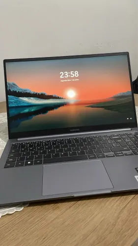 Samsung Galaxy book4