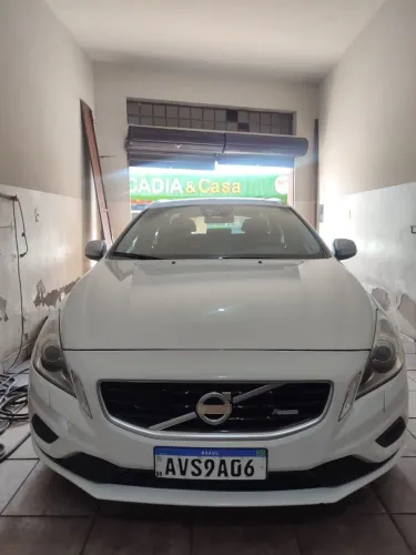 Volvo V60 T-6 R-design 3.0 AWD 4P 2013