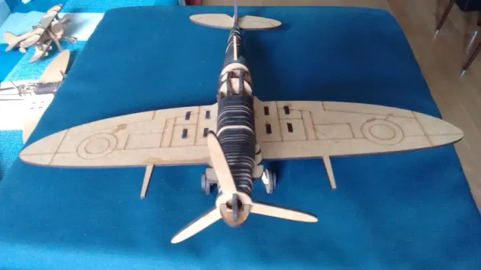 Avião em MDF (cada)