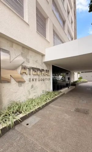 Apto 2 suítes com armário no Sky Rooftop, Centro de Goiânia
