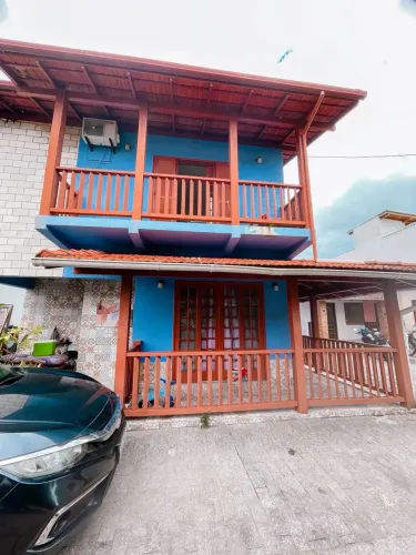 Sobrado para aluguel possui 150 metros quadrados com 4 quartos em João Paulo - Florianópol