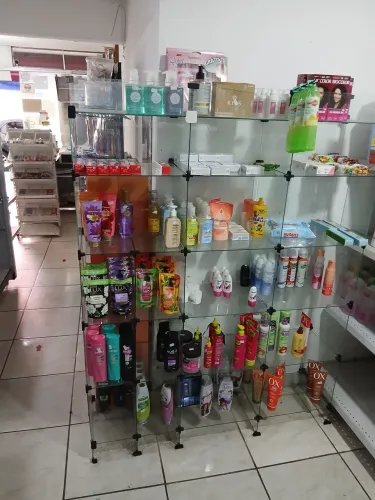 Estante de vidro