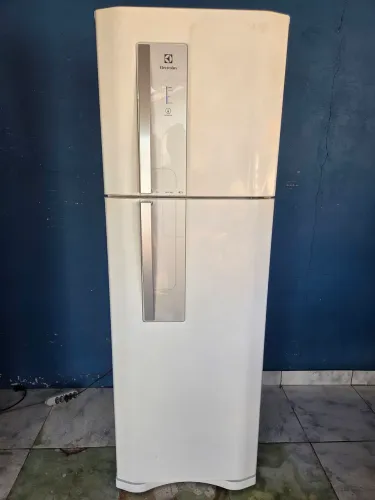 Vendo geladeira Electrolux
