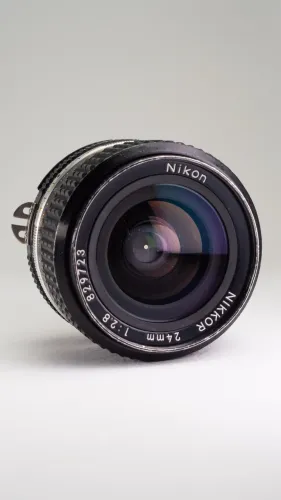 Nikon Nikkor 24mm 2.8