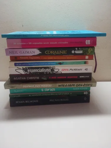 Livros em bom estado.