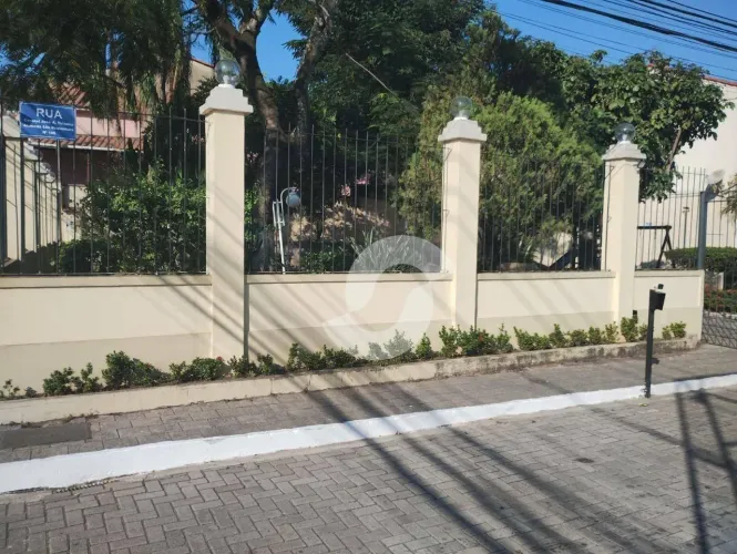 Sobrado com 4 dormitórios à venda, 173 m² por R$ 790.000,00 - Fonseca - Niterói/RJ