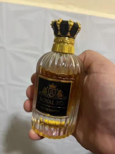 PERFUME ROYAL XO - POUCO USADO