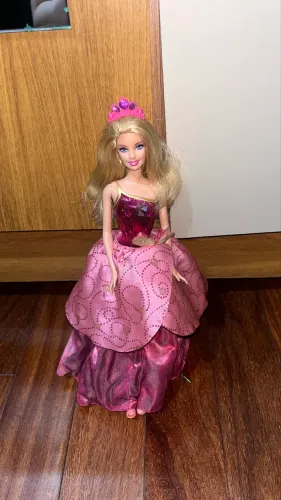 Boneca Barbie escola de princesas