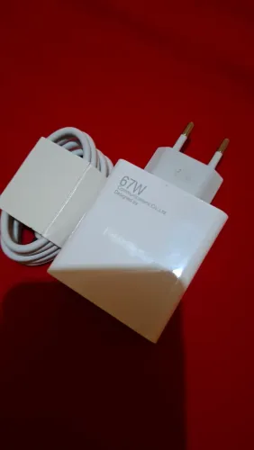 Carregador original xaiomi  ( 67 watts  ) 