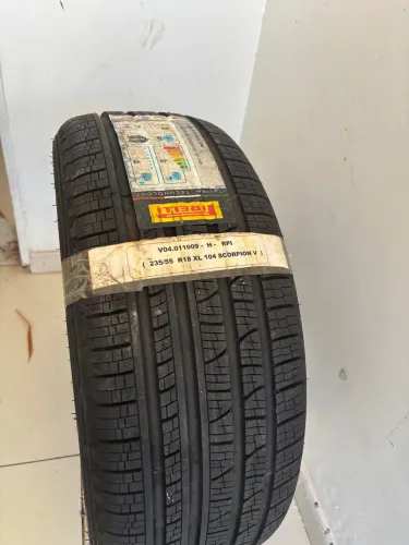 Vendo pneu Pirelli 235/55R18