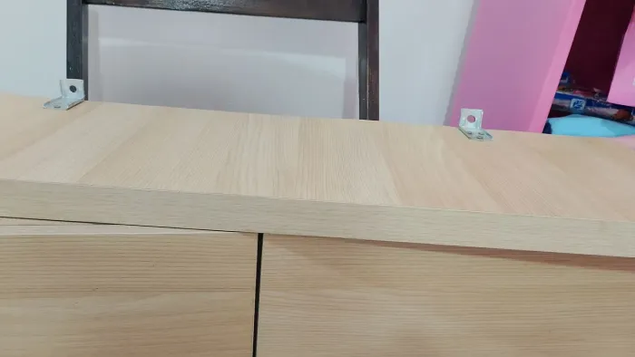 1 Prateleira 1 Bancada com duas gavetas
