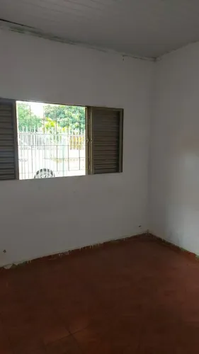 Alugo está casa 