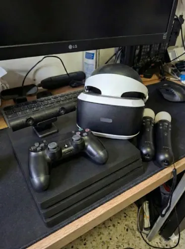 Kit Playstation VR + Playstation 4 Pro com HD 1TB