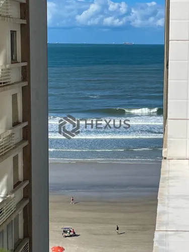 Apartamento reformado com vista mar na beira mar da Praia das Pitangueiras, Guaruja