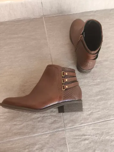 Bota Modare número 36