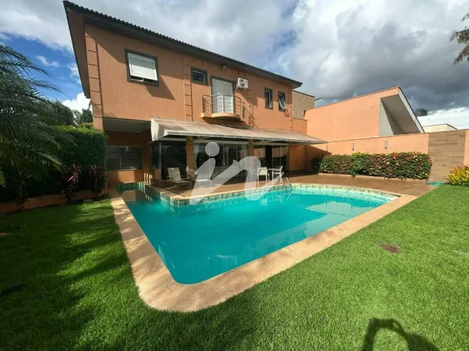 Casa Residencial à venda em Uberlândia/MG (Morada da Colina) | 3 suítes | Piscina e Churra
