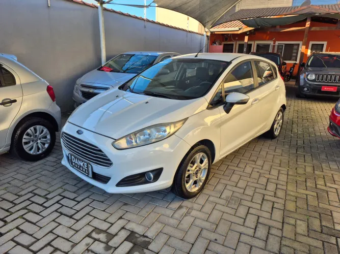 Ford Fiesta 1.6 16V Flex Aut. 5P 2015