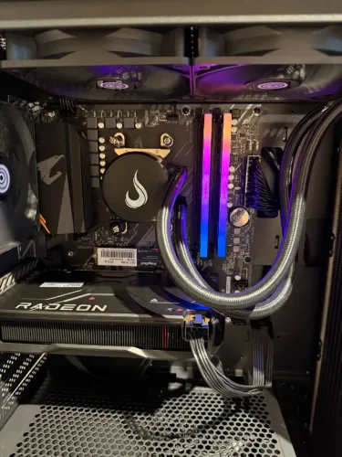 PC Gamer Ryzen 7 5700X RX7600 16gb RAM 512gb SSD