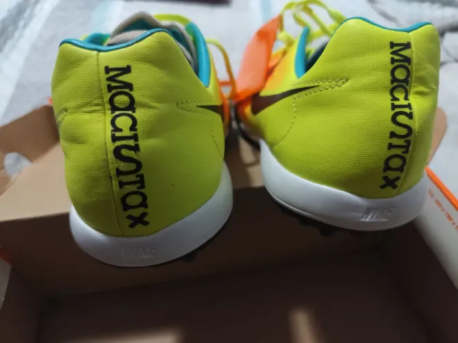 Chuteira society nike magista onda 2 TF
