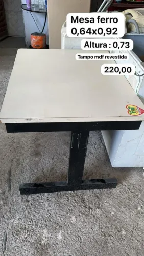 Mesa ferro com tampo de MDF revestida
