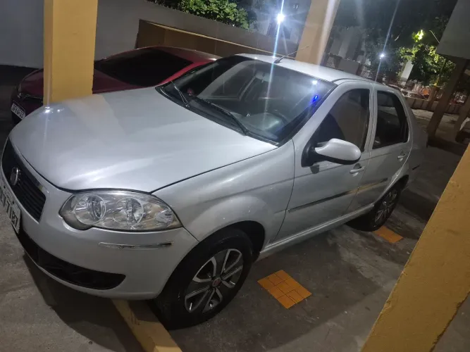 Fiat Siena Essence 1.6 Flex 16V 4P 2012