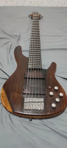 Baixo Tagima Millenium 6  Hurricane 