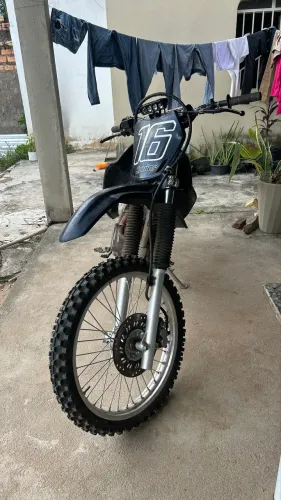 XR 200 de trilha 
