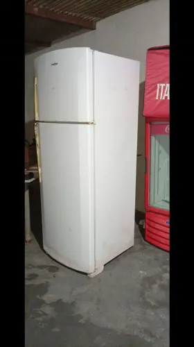 Geladeira mobe duas portas