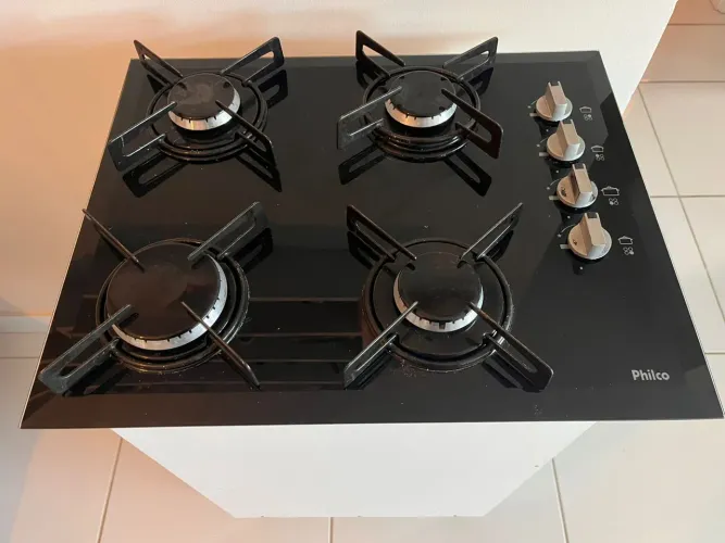 Cooktop Philco seminovo com armário