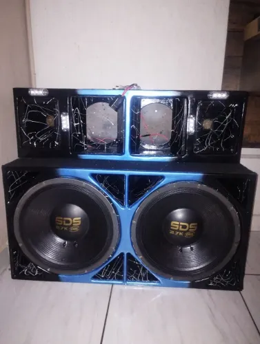 Vendo caixa de som completa!!