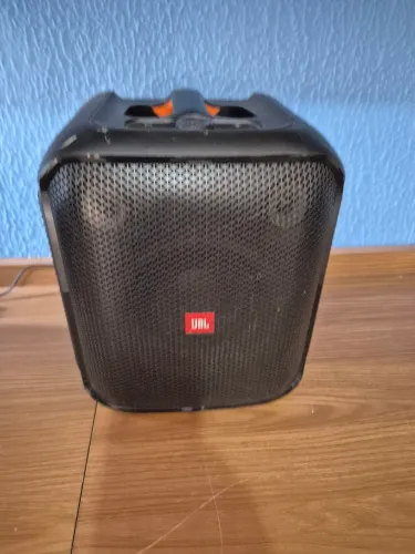 JBL PARTY-BOX ENCORE DE 100W RMS/LEIA O ANÚNCIO//NÃO DURA NEM MEIA HORA FODA DA TOMADA...