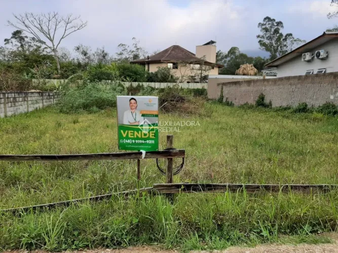 Terreno à venda em Ribeirão da Ilha - Sul da Ilha