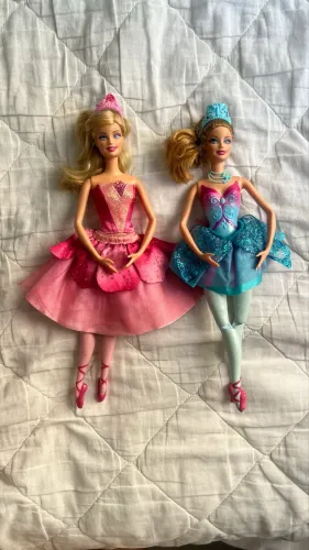 Dupla Barbie e as Sapatilhas Mágicas