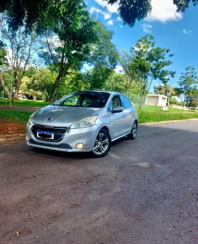 Peugeot 208 Griffe 1.6 Flex 16V 5P Aut. 2014