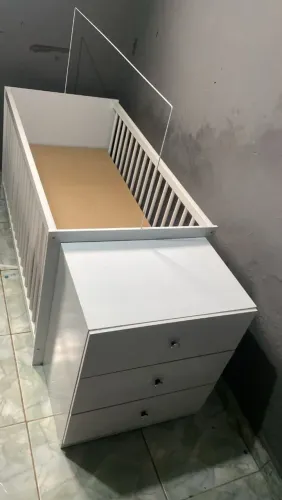 Berço com cômoda