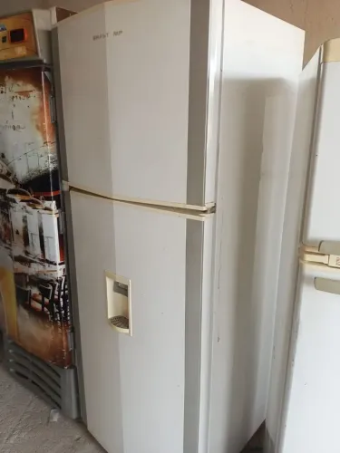 VENDO UMA GELADEIRA BRASTEMP FROST FREE 430 LTS