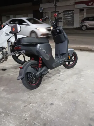 Moto eletrica autonomia de ate 65 km