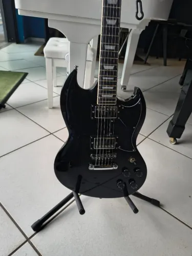 Guitarra Strinberg modelo Sg GSS400 cor bk novo Mixer Instrumentos Musicais