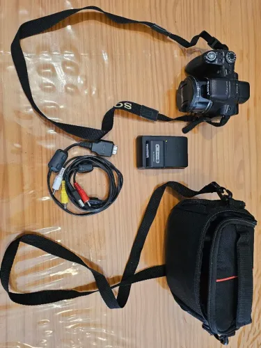 Câmera fotográfica Sony Cyber-shot DSC HX1 com acessórios