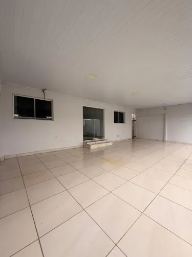 CASA TÉRREA 200m - 3/4 - SUÍTE - TIJUCAL