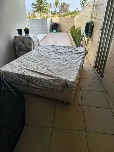 Vende-se cama de casal