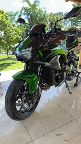 Kawasaki zh2  Naked 