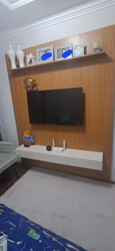 Vendo painel sala de estar em perfeito estado de conservação