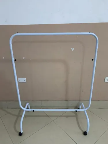 Vendo Arara de Roupas
