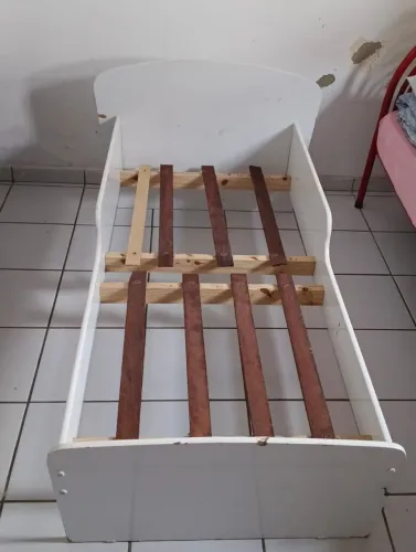 Vende se cama de criança + colchão
