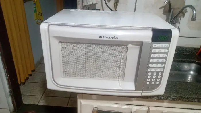 Microondas Eletrolux 30 litros 110 watts