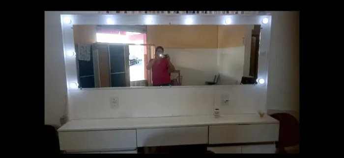 PENTEADEIRA COM 2 METROS DE ESPELHO  LUMINÁRIA EM VOLTA TODA troco em rodas