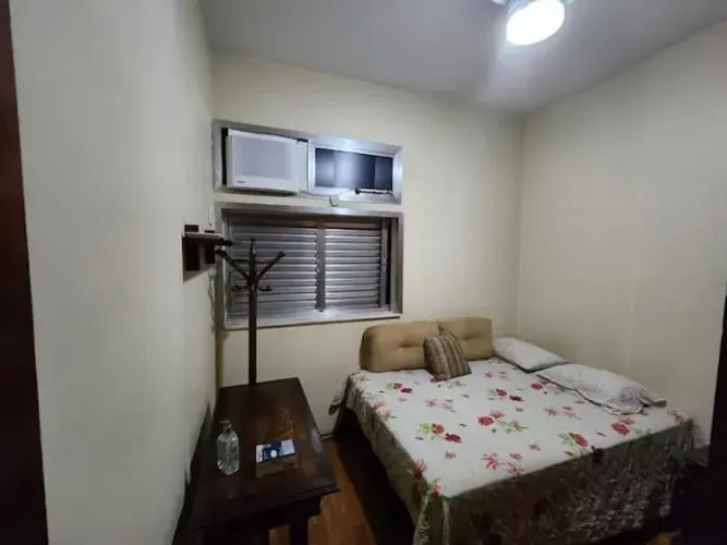 Copacabana Quarto Pra Casal Ou Solteiro Com Vaga de Garagem Perto de Praia e Metro