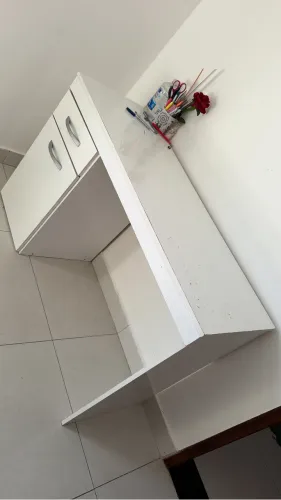 Escrivaninha + Mesa de cabeceira
